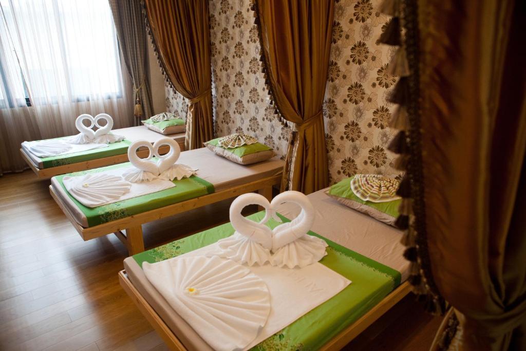 Alisha Court Hotel & Residence Бангкок Экстерьер фото