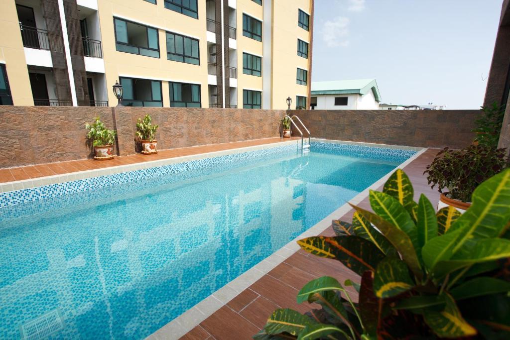 Alisha Court Hotel & Residence Бангкок Экстерьер фото