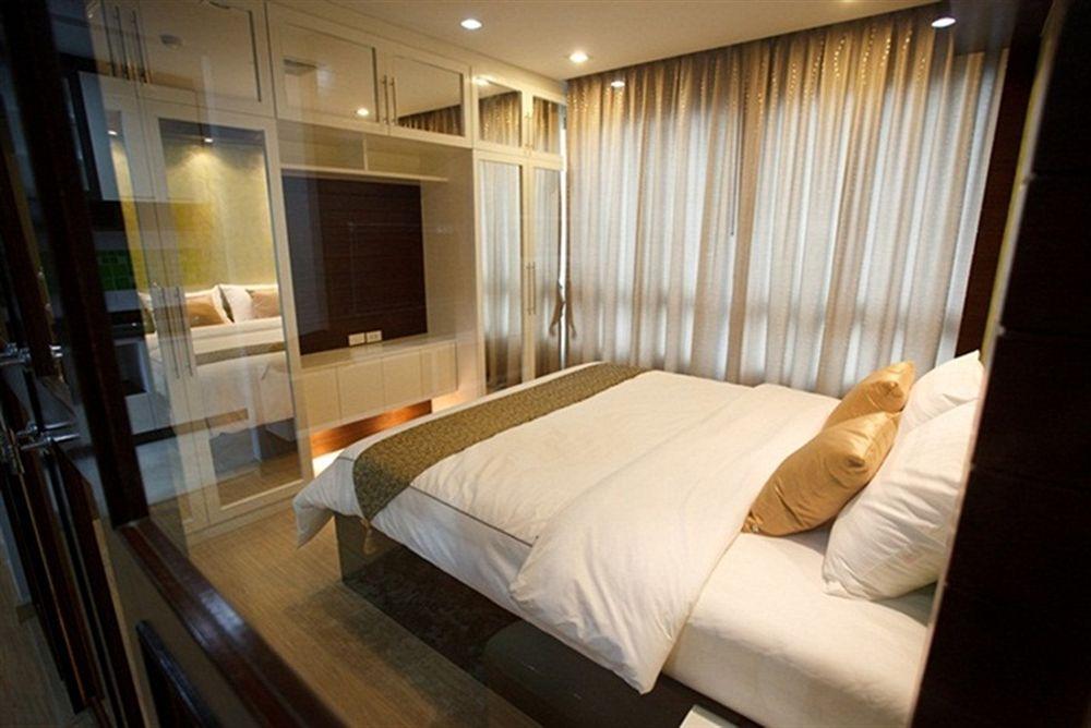 Alisha Court Hotel & Residence Бангкок Экстерьер фото